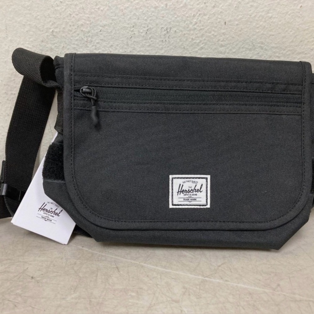 Herschel Supply Company Charcoal Messenger Bag